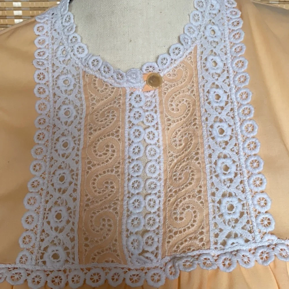 Vintage 1980s cotton blend nightgown women with‎ mother pearl button medium - Picture 5 of 9